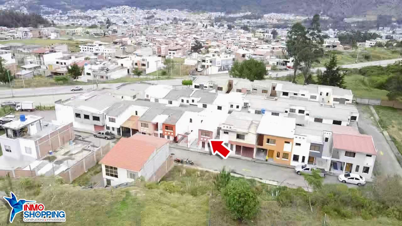 Casa en el Conjunto Residencial La Cofradía - Av. Ángel Felicísimo Rojas, entre Cesar Ramírez y Julio Ordóñez